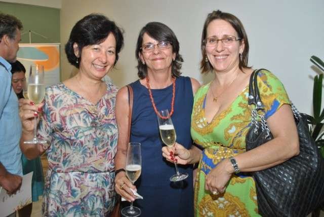 Maria Chan, da SNA, e as pesquisadoras Maria C&eacute;lia Souza e Ana Vict&oacute;ria Monteiro, do IEA-Apta