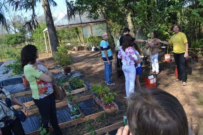 Viveiro de mudas nativas inaugurado na tarde de hoje ficar&aacute; sob responsabilidade e cuidados dos pr&oacute;prios alunos da Escola Wolfram Metzler